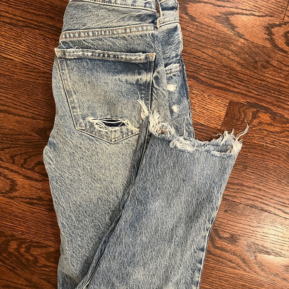 We The Free blue denim distressed ankle jeans
